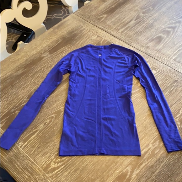 Set of two Lululemon Swiftly Tech Shirts size 2 - Picture 3 of 12
